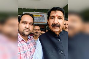 करुणामूलक आश्रितों ने उपमुख्यमंत्री मुकेश अग्निहोत्री से लगाई गुहार, One Time Settlement के तहत नौकरी देने की मांग