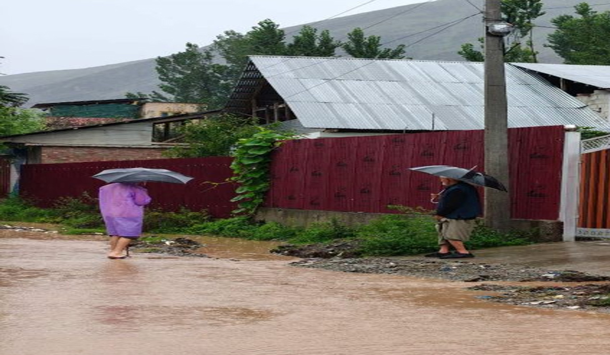 गंदेरबल में भारी बारिश से तबाही, बादल फटने से अचानक आई बाढ़