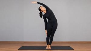 Tiryak Tadasana: रीढ़ को लचीला बनाता है तिर्यक ताड़ासन, जानें करने का सही तरीका और इसके फायदे