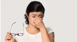 Eye Care Tips: आंखों की रोशनी कमजोर कर सकती हैं ये आदतें, एक्सपर्ट ने दी चेतावनी