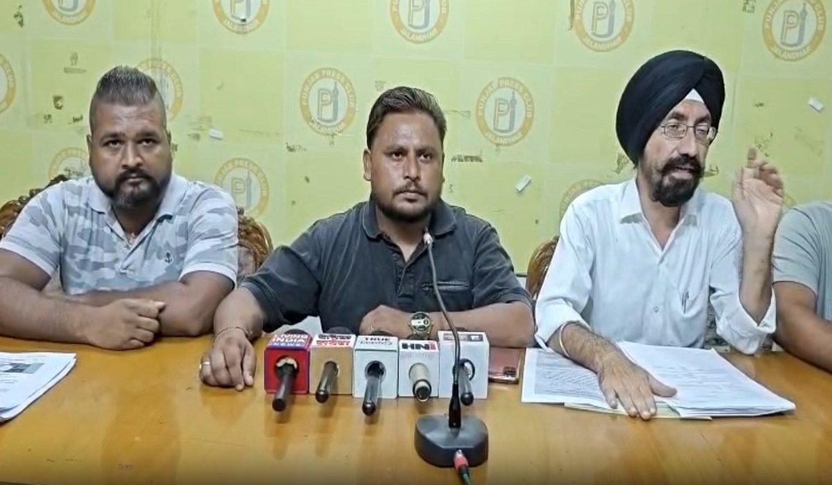विदेश भेजने के नाम पर ठगी, पीड़ित परिवार ने प्रशासन से लगाई इंसाफ की गुहार