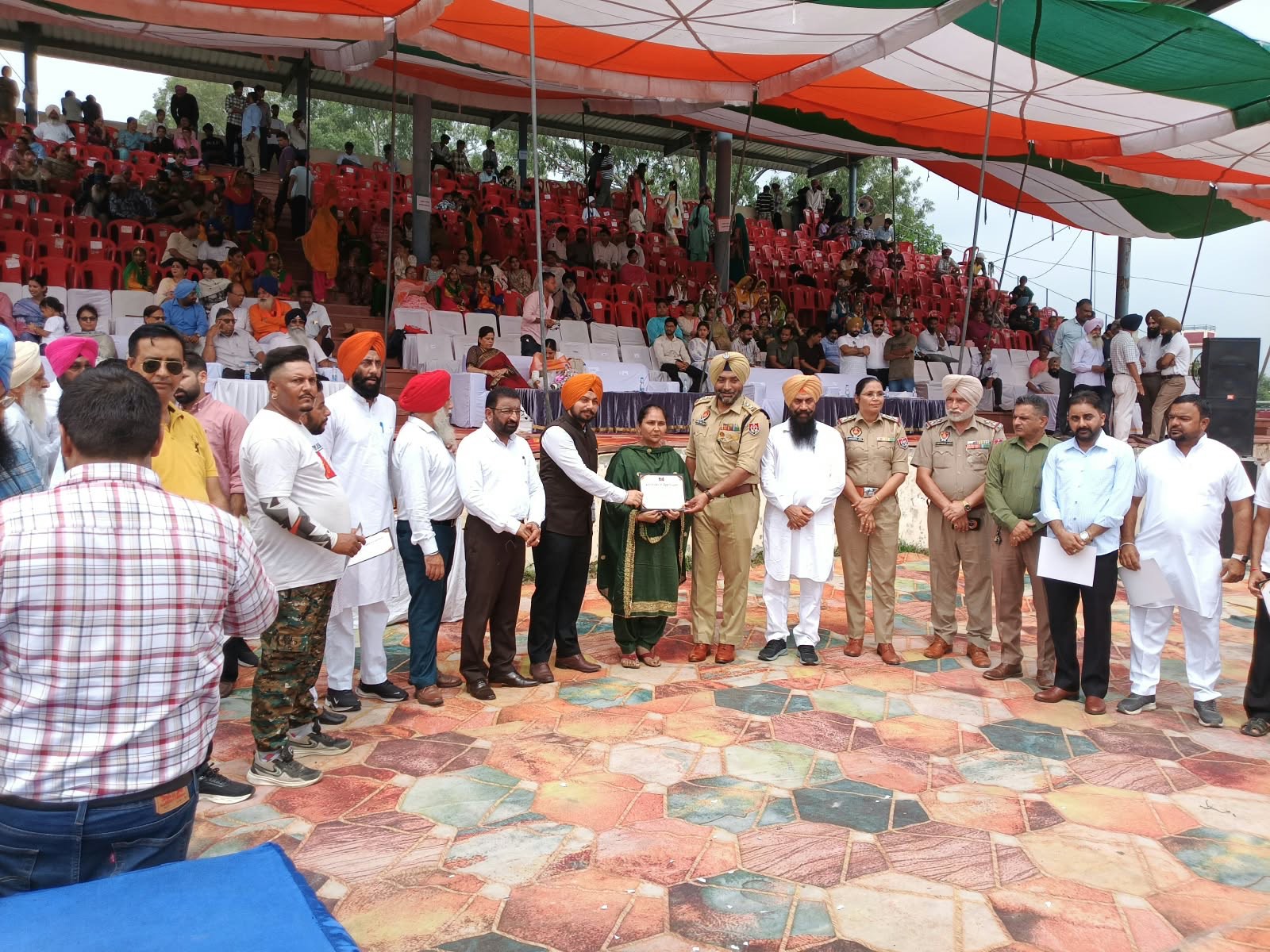 स्वतंत्रता दिवस पर ‘युद्ध नशेआं विरुद्ध’ के जमीनी स्तर के स्वयंसेवक हुए सम्मानित