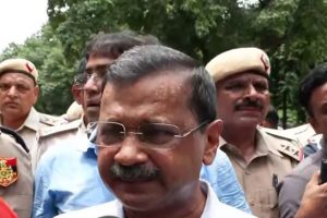 Kejriwal marches PM residence