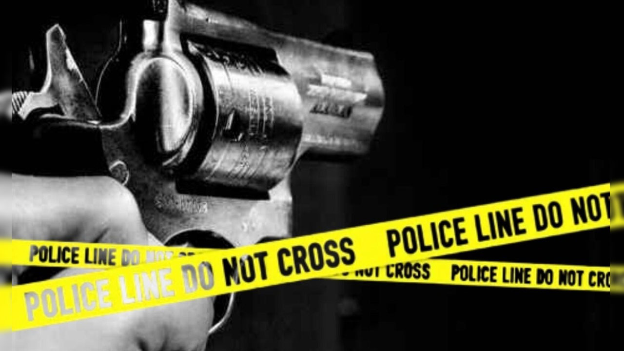 ग्रेटर नोएडा में गुटखा को लेकर विवाद, दुकानदार को मारी गोली, जांच में जुटी पुलिस