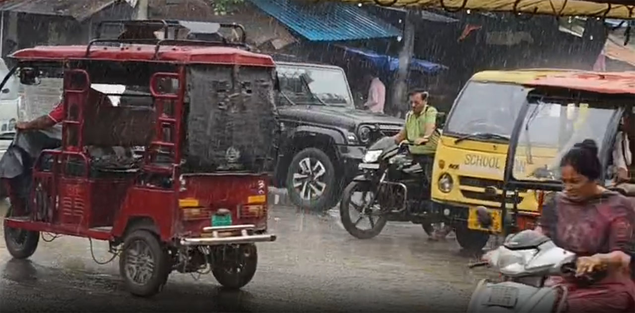 जालंधर: सावन के पहले सोमवार महानगर में हुई तेज बारिश, उमस भरी गर्मी से मिली राहत