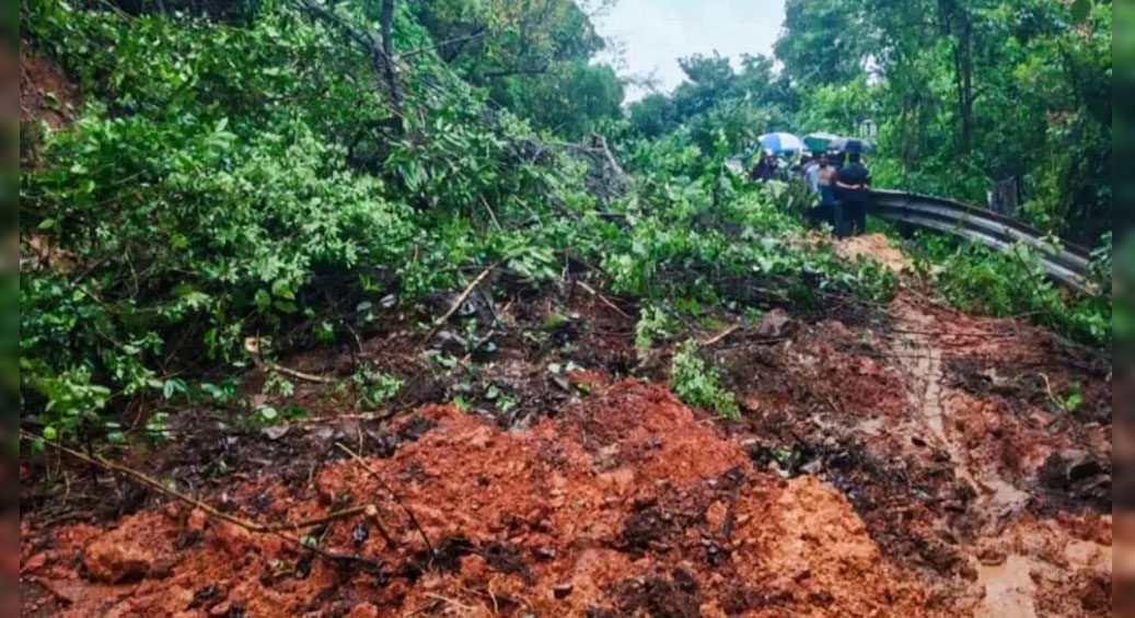 भारी बारिश से कर्नाटक के शिवमोग्गा में भूस्खलन, एक ही परिवार के तीन लोगों की मौत