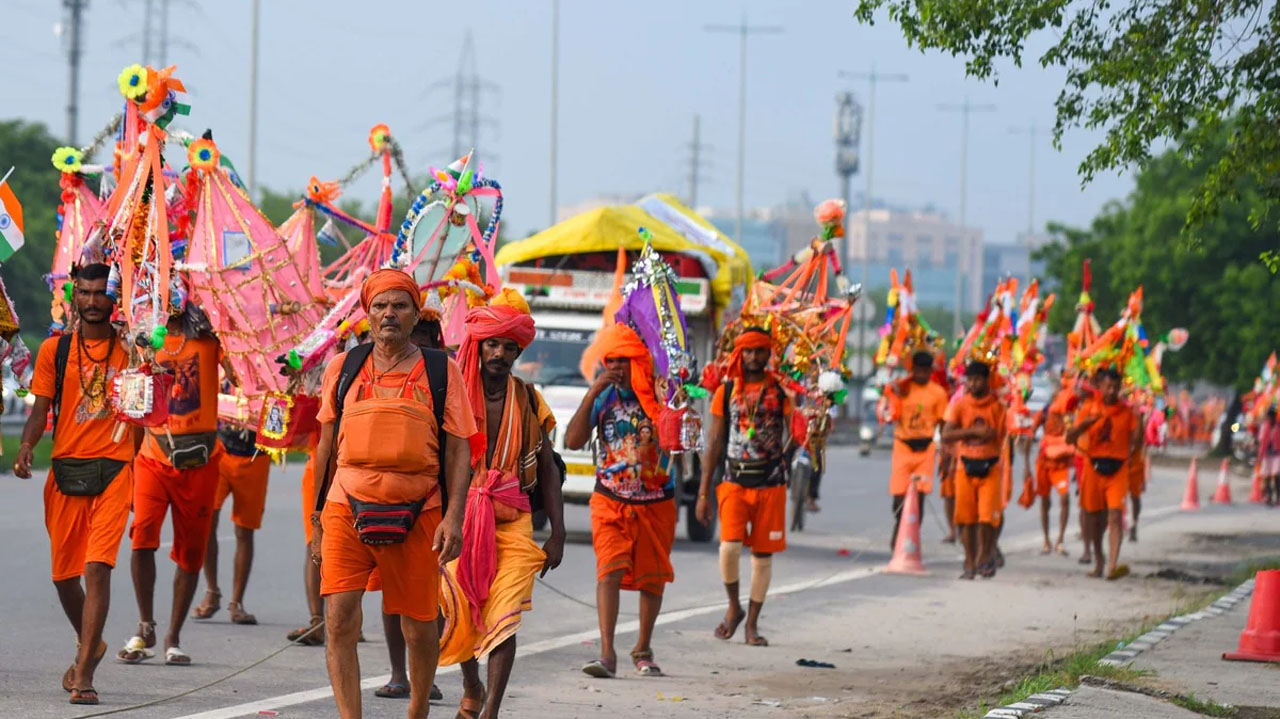 मिनी हरिद्वार’ मुरादनगर में उमड़ी कांवड़ियों की भीड़, श्रद्धालुओं को मिल रही हर जरूरी सुविधा