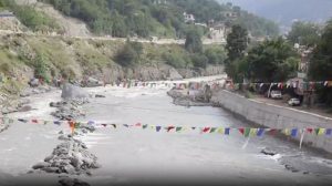 अब मनाली से कुल्लू के बीच भी नदी में होगी ड्रेजिंग, सड़कों को नहीं होगा बाढ़ का खतरा