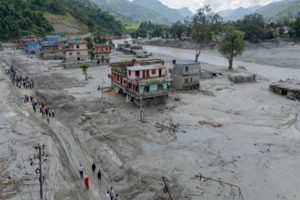 Nepal tragedy: विनाशकारी बाढ़ ने 469 लोगों की सुला दिया मौत की नींद, 977 लोग अब भी लापता