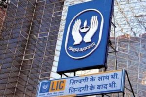 HDFC बैंक में हिस्सेदारी बढ़ा सकेगी LIC, RBI ने दी बड़ी मंजूरी