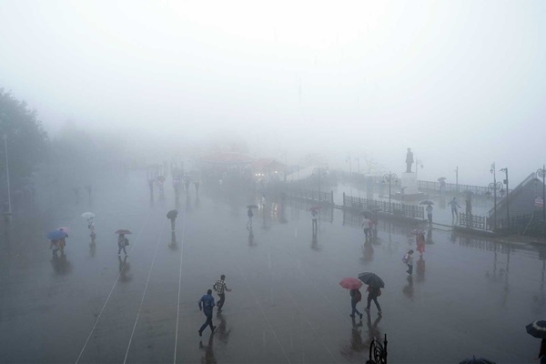 Weather update: हिमाचल में 7 अगस्त तक बारिश का अलर्ट, कई जिलों में भारी वर्षा के आसार; लोगों को सतर्क रहने की सलाह