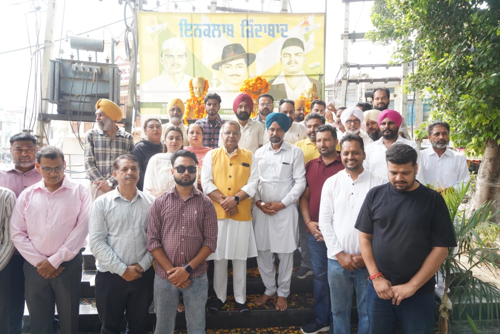 भगत सिंह की जयंती पर नील गर्ग ने प्रतिमा पर अर्पित की श्रद्धांजलि