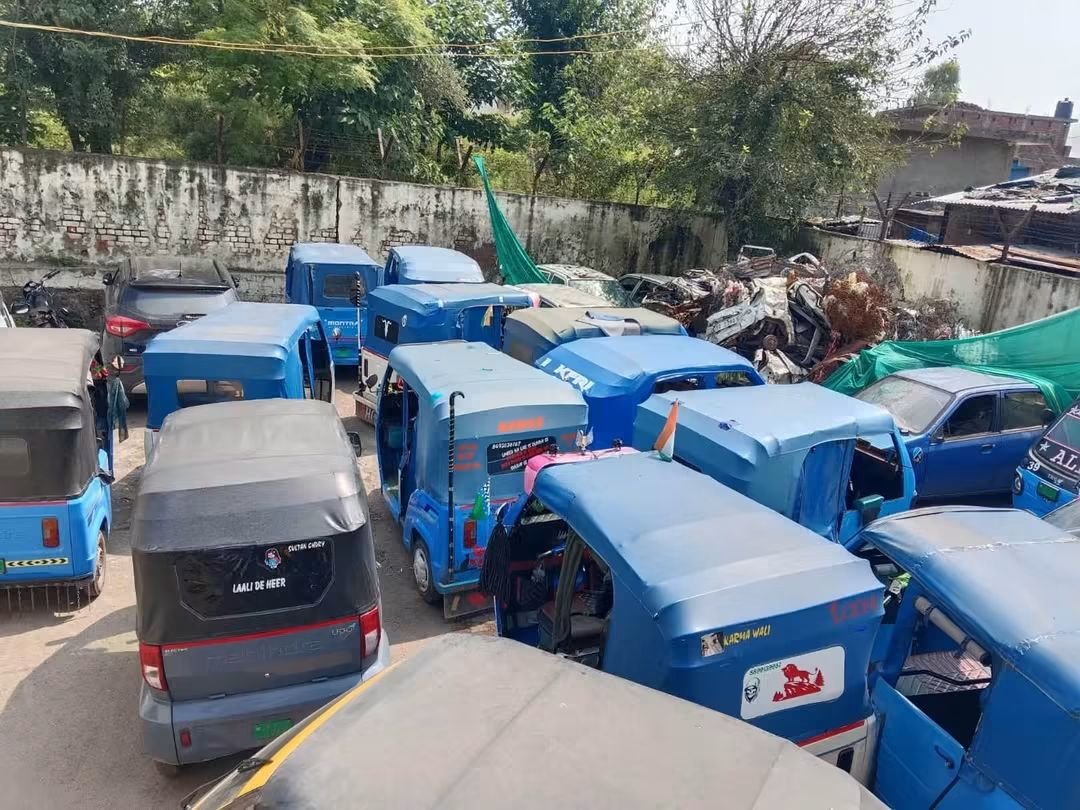 ट्रैफिक नियमों पर कार्रवाई, 280 के चालान