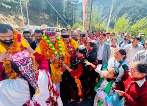 राज्यसभा सांसद डॉ. सिकंदर कुमार ने जनजातीय क्षेत्र पांगी की ग्राम पंचायत शौर को लिया गोद