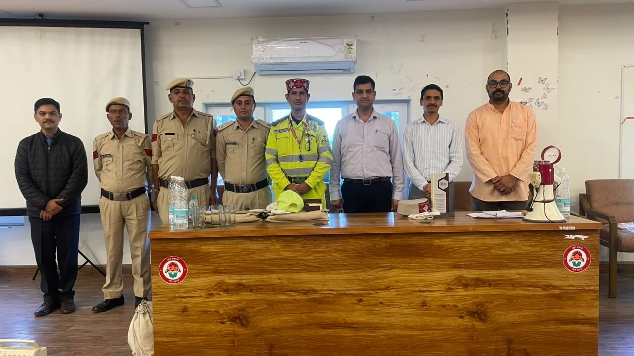 कुल्लू में आपदा मित्र स्वयंसेवकों के लिए दो दिवसीय क्षमता निर्माण कार्यशाला आयोजित