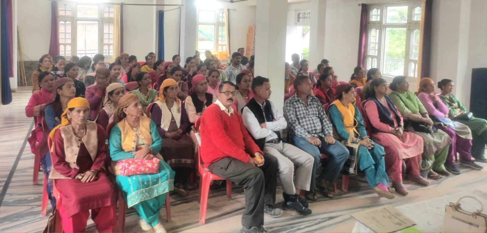 करसोग में प्राकृतिक खेती पर एक दिवसीय किसान गोष्ठी आयोजित, 8 पंचायतों के 100 किसानों ने लिया हिस्सा