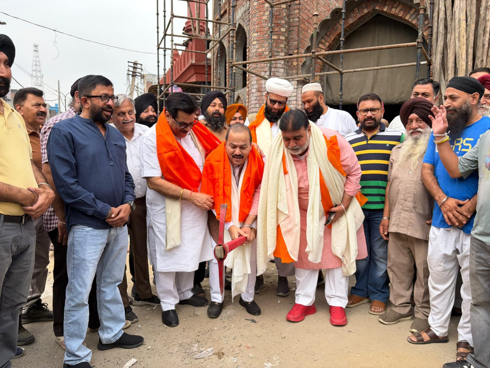 लुधियाना में दो सड़कों के पुनर्निर्माण का काम शुरू