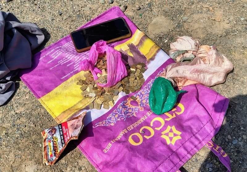 कुलगाम में बड़ी कार्रवाई, चेकिंग के दौरान गाड़ी से 500 से ज्यादा सोने के सिक्के बरामद