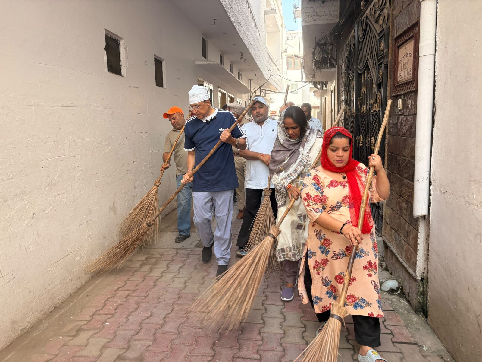‘मिशन क्लीन पंजाब’ के तहत विधायक डॉ. अजय गुप्ता ने केंद्रीय विधानसभा क्षेत्र में शुरू की सफाई मुहिम