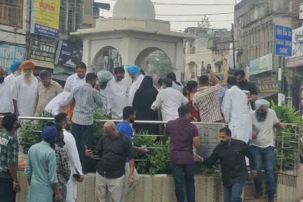 जालंधर में भगत सिंह की जयंती पर कांग्रेस ने अर्पित की श्रद्धांजलि