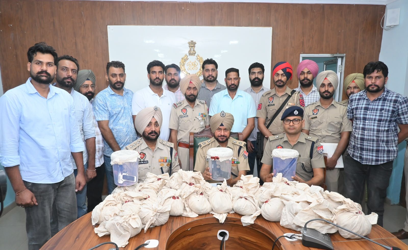 47.3 किलो हेरोइन के साथ सीमा पार तस्करी नेटवर्क के 4 गुर्गे गिरफ्तार