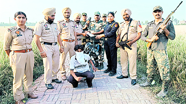 खालड़ा के सीमावर्ती क्षेत्र से 2 पिस्तौल, 2 मैगजीन और 2 जिंदा कारतूस बरामद