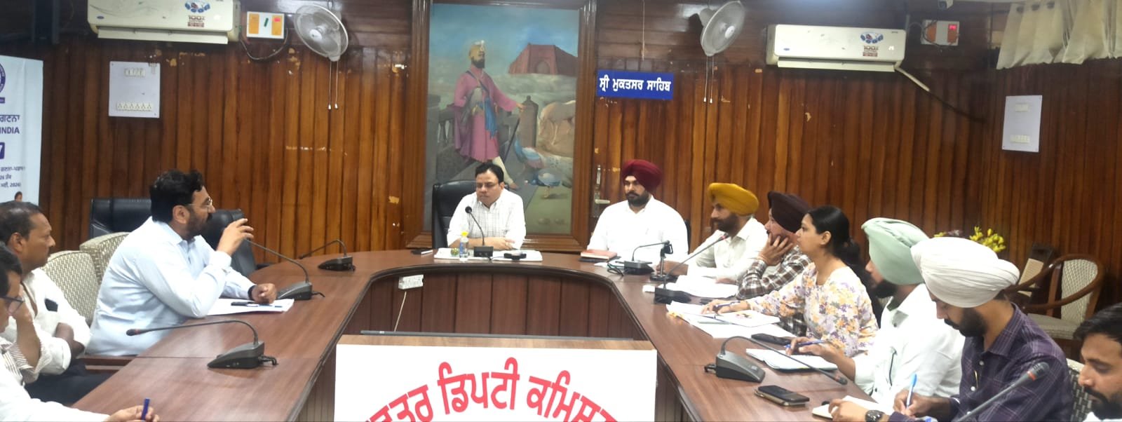 पराली जलाने पर रोक के लिए प्रशासन सख्त, भट्ठा-पेलेट यूनिट मालिकों संग बैठक