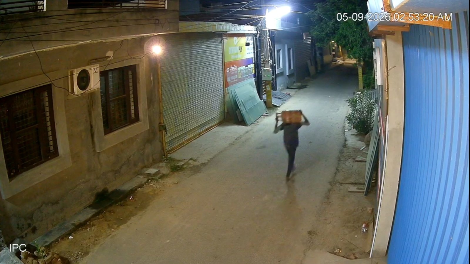 मोगा में बेखौफ चोरों का आतंक, घर से गैस सिलेंडर चोरी, CCTV फुटेज सामने आई