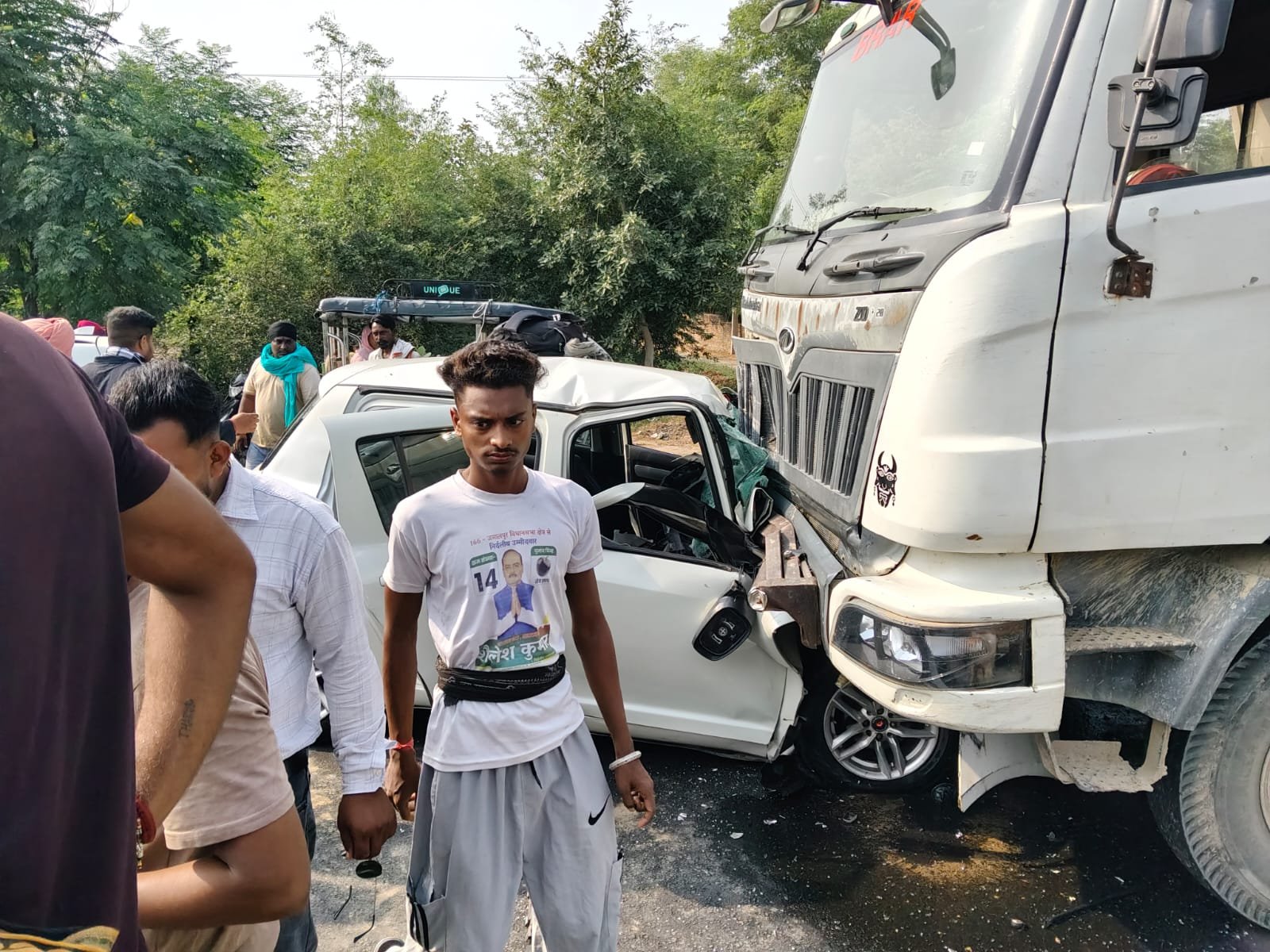 ससुराल से पत्नी को लेने जा रहा था युवक, रास्ते में टिप्पर से टकराई कार, हुई मौत