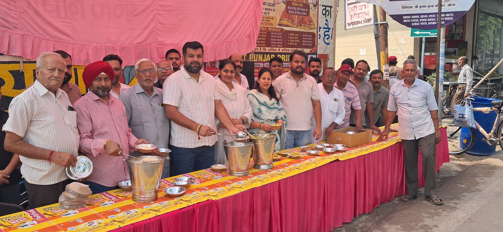 श्राद्ध पक्ष में जय श्री राधे श्याम सेवा मंडल ने लगाया कड़ी-चावल का भंडारा