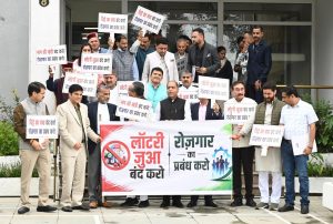 सरकार में अफरातफरी का माहौल, चुनावी वर्ष शुरू तो अधिकारियों में भी खलबली: जयराम ठाकुर