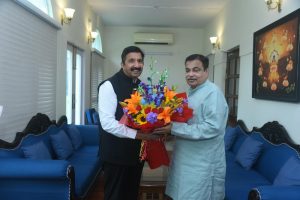 गडकरी से मिले अग्निहोत्री, हिमाचल के परिवहन मुद्दों पर बनी सहमति