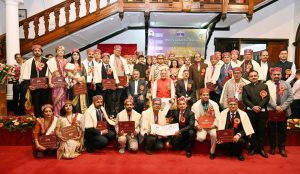 Himachal: राज्यपाल ने 32 शिक्षकों को प्रदान किए राज्य शिक्षक पुरस्कार