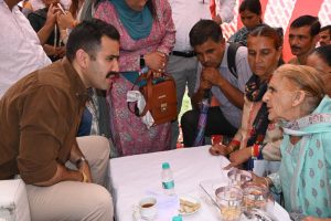 सरकारी योजनाएं पात्र लोगों तक पहुंचाना सरकार का लक्ष्यः विक्रमादित्य सिंह