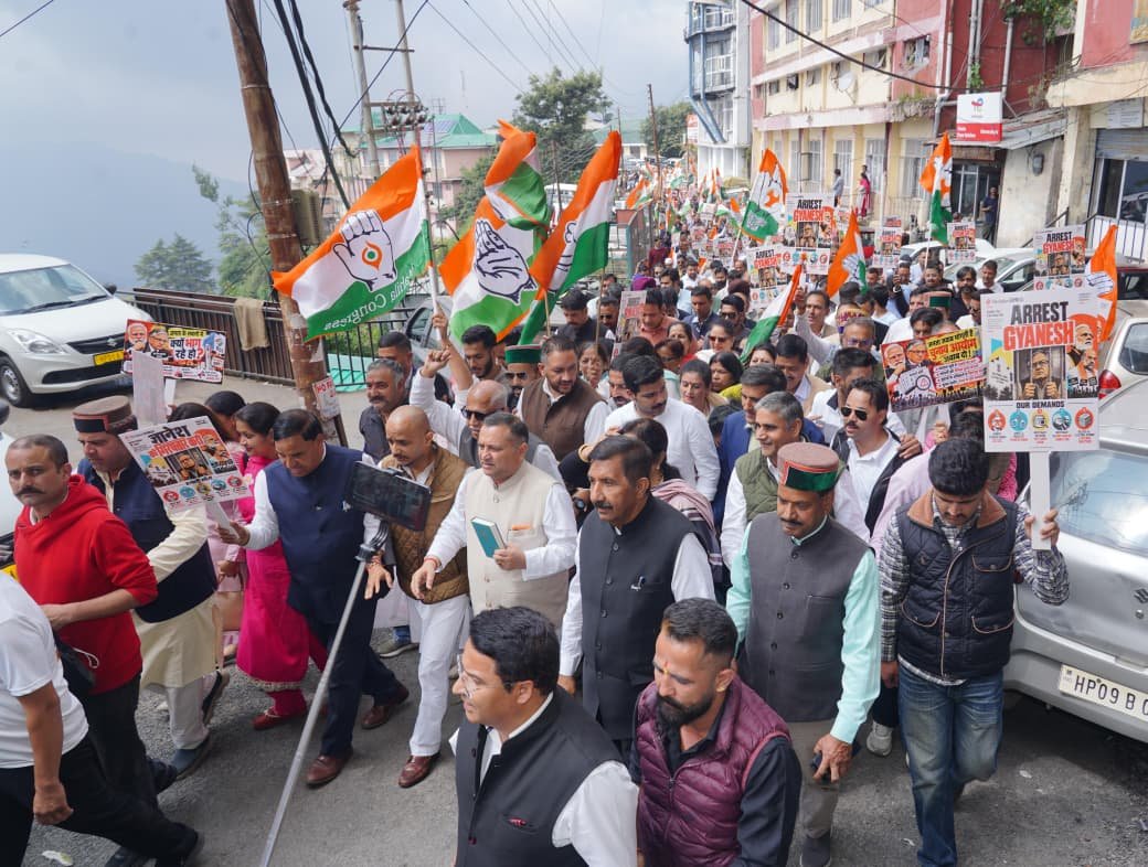 मुख्य निर्वाचन आयुक्त के खिलाफ प्रदर्शन में शामिल हुए उप मुख्यमंत्री मुकेश अग्निहोत्री
