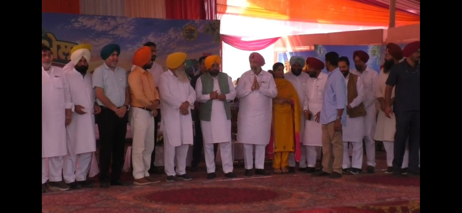 लुधियाना PAU किसान मेले में पहुंचे मंत्री गुरमीत सिंह खुड्डियां, किसानों से की मुलाकात
