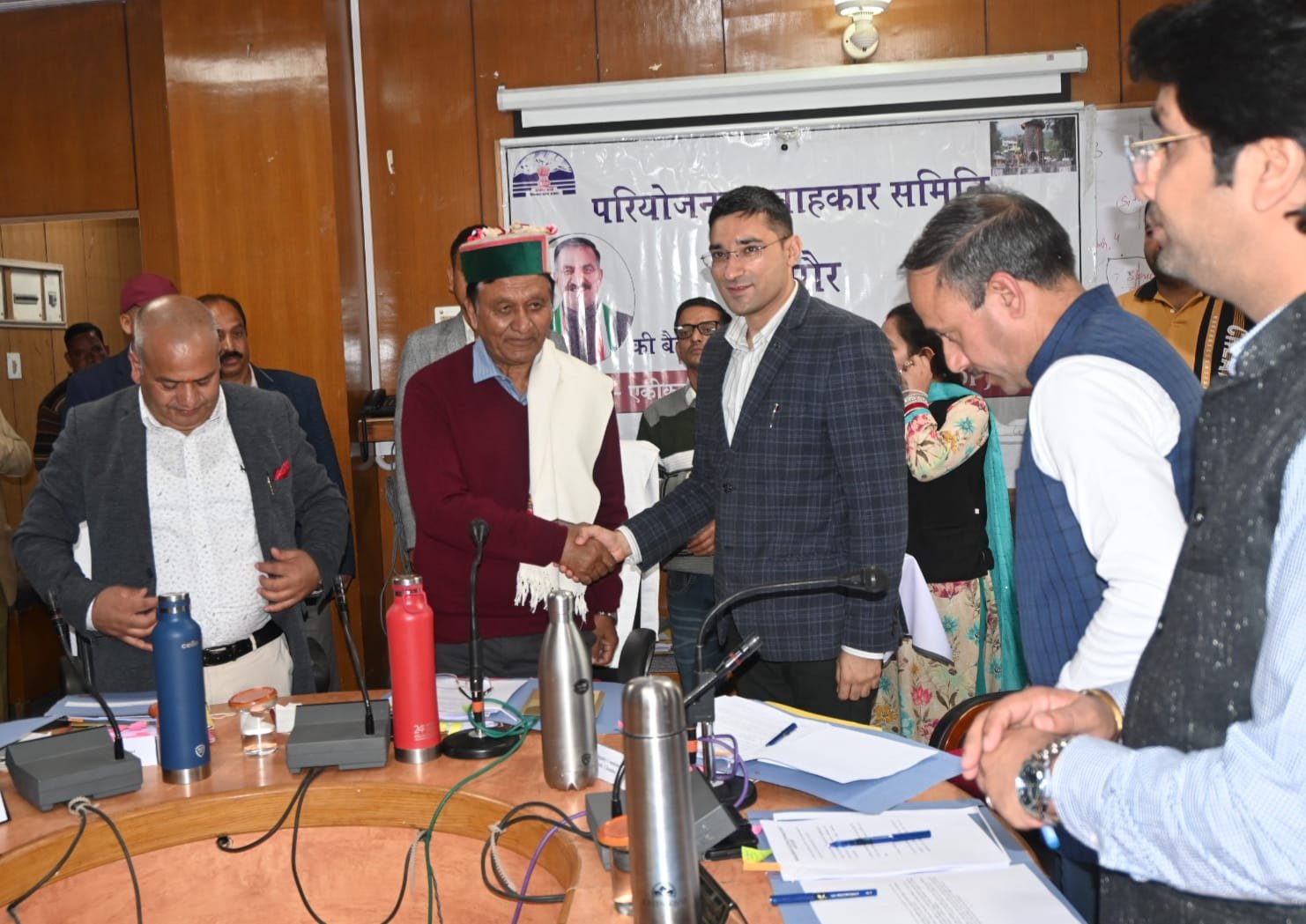 भरमौर में विकास कार्यों की समीक्षा, मंत्री जगत सिंह नेगी ने अधिकारियों को दिए निर्देश
