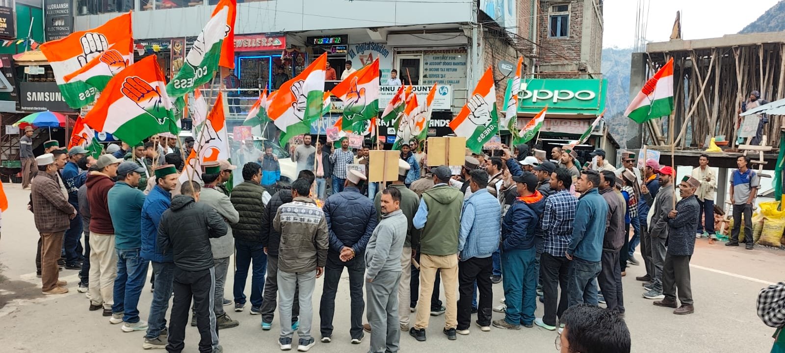 किन्नौर में कांग्रेस का चुनाव आयोग के खिलाफ प्रदर्शन, निगम भंडारी ने लगाए ‘वोट चोरी’ के आरोप