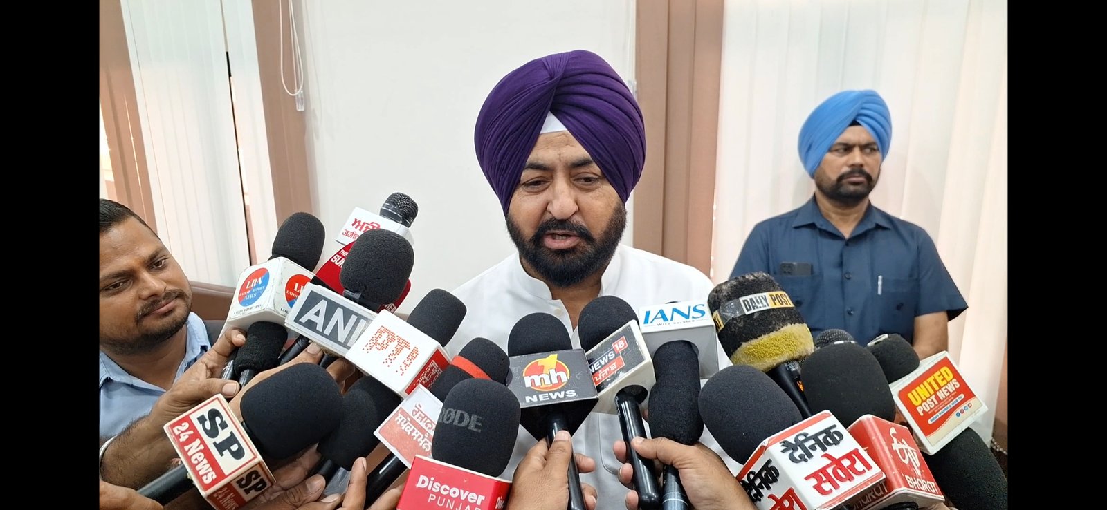 RDF फंड को लेकर केंद्र पर बरसे मुंडिया, विपक्ष पर भी साधा निशाना