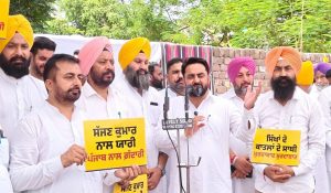 भाजपा सांसदों का सज्जन कुमार को श्रद्धांजलि देना सिख समुदाय के लिए बहुत दुखदायी: आम आदमी पार्टी