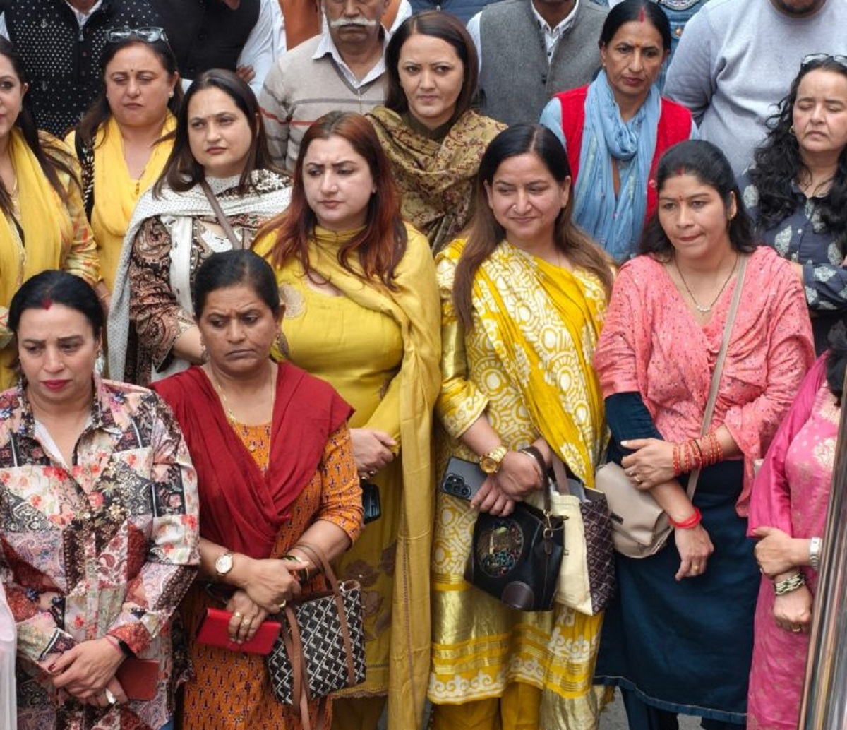भाजपा के सभी मोर्चों ने सरकार के खिलाफ किया जोरदार प्रदर्शन, गारंटियों को लेकर घेरी सुक्खू सरकार