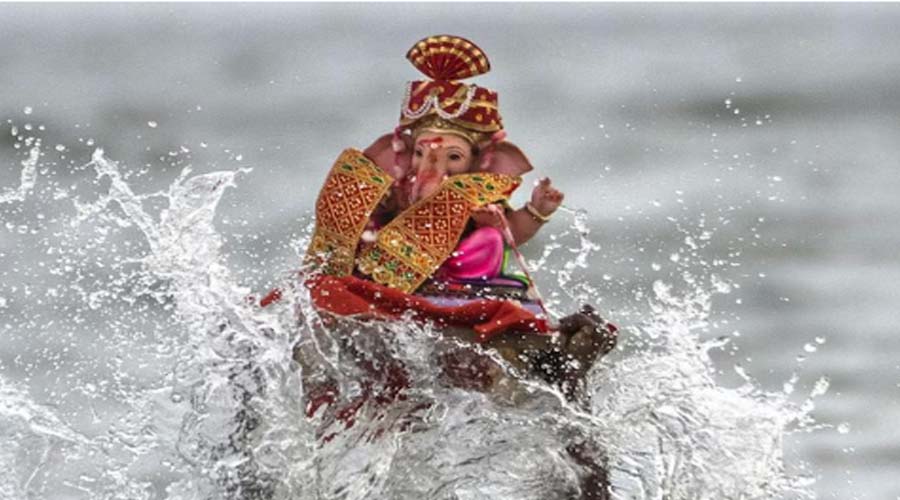 गणपति विसर्जन के समय करें इन मंत्रों का जाप, जानें धार्मिक मान्यता