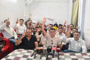 Shimla: प्राथमिक शिक्षक संघ का सरकार के खिलाफ आंदोलन तेज, 2 अक्टूबर से काली पट्टी बांधकर करेंगे शिक्षण कार्य