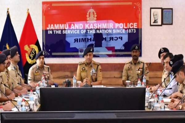 IGP सुजीत कुमार ने सेंट्रल कश्मीर की सुरक्षा व्यवस्था का लिया जायजा, ऑपरेशनल तैयारियों को मजबूत करने के दिए निर्देश