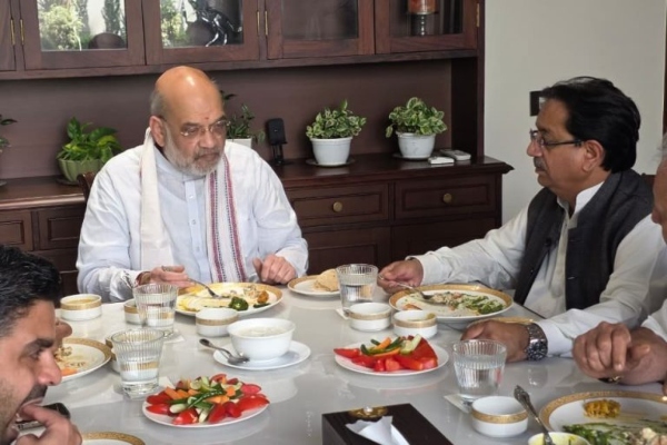 ड्रग-फ्री पंजाब रैली से पहले अमित शाह ने राकेश राठौर के घर खाना खाया, तस्वीरें सामने आईं