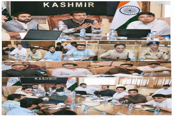 डिव कॉम कश्मीर ने की ट्रैफिक मैनेजमेंट सिस्टम पर हाई-लेवल मीटिंग की अध्यक्षता