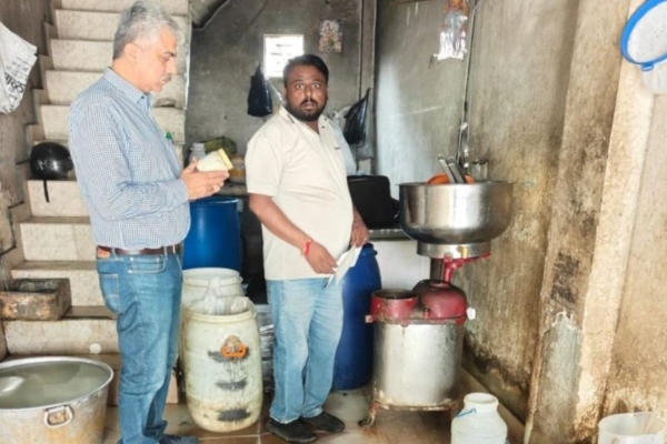 लुधियाना में खाद्य सुरक्षा टीम की बड़ी कार्रवाई, 35 किलो संदिग्ध पनीर नष्ट