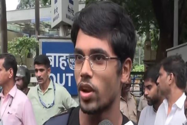 IIT बॉम्बे में छात्र की मौत के बाद विरोध: छात्र ने नकल पर कार्रवाई का समर्थन किया, जातिगत भेदभाव के दावों पर उठाए सवाल