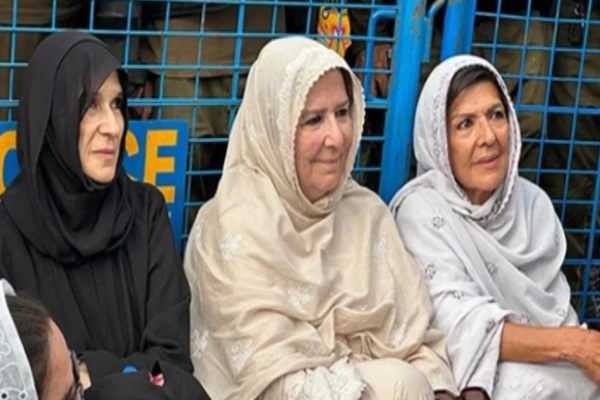 अलीमा के बाद इमरान की अन्य दो बहनों को भी हिरासत में लिया, PTI प्रदर्शन से पहले कार्रवाई