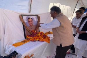 शिक्षा मंत्री रोहित ठाकुर ने तियूणी में स्वर्गीय गुलाब सिंह चौहान की 100वीं जयंती पर अर्पित किए श्रद्धासुमन
